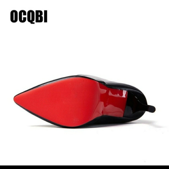 Black boots - Picture 3 of 5